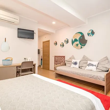 Carugio Remilde Pensión 4*